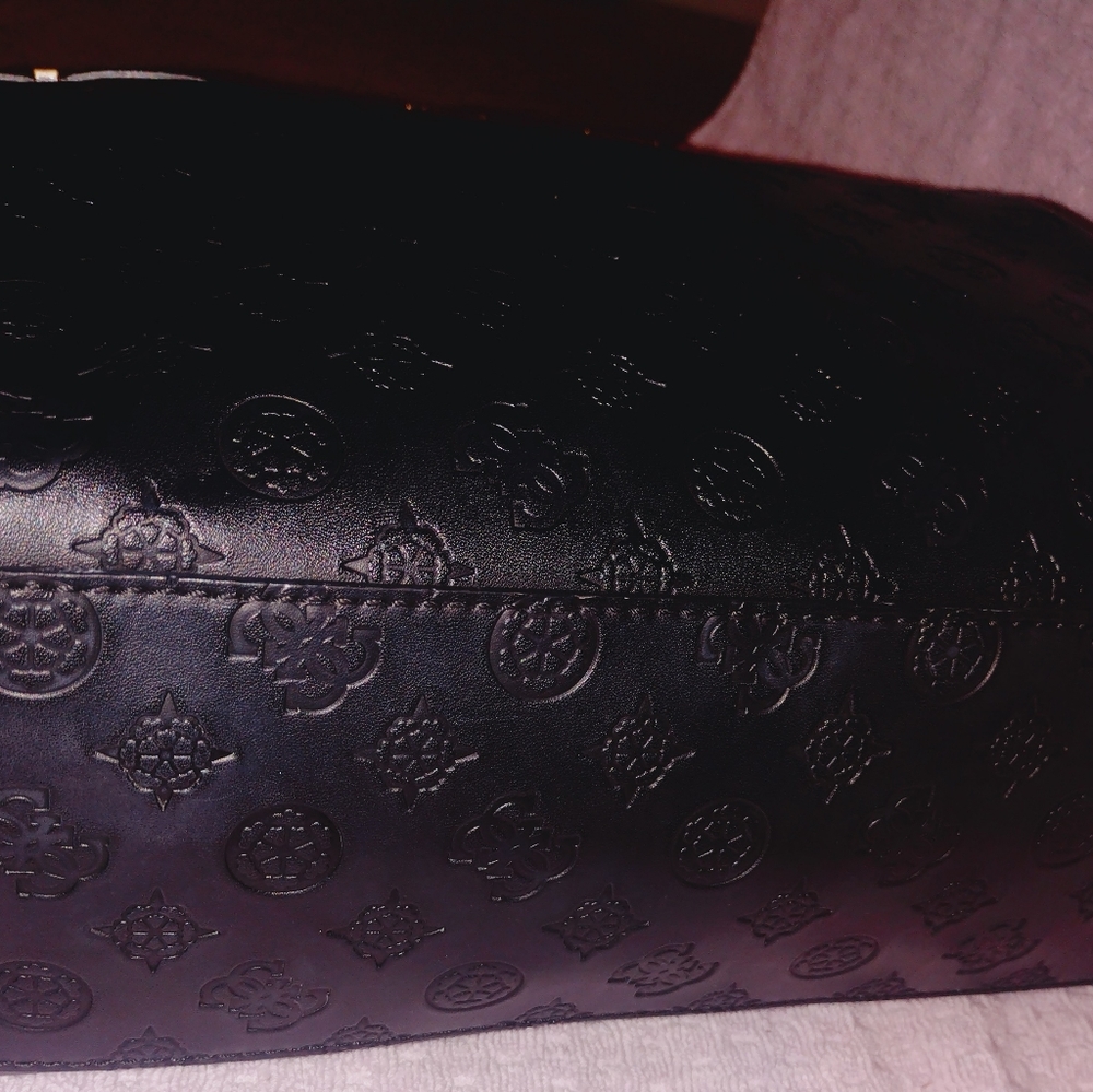 GUESS Black purse with gold chains.#A27 - Picture 9 of 11